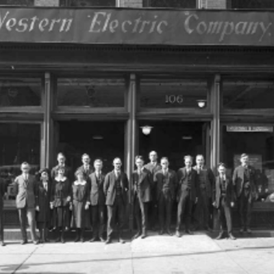 Timeline: ORIGEN DEL DESARROLLO ORGANIZACIÓN DO  Se ubica  en el año 1924: