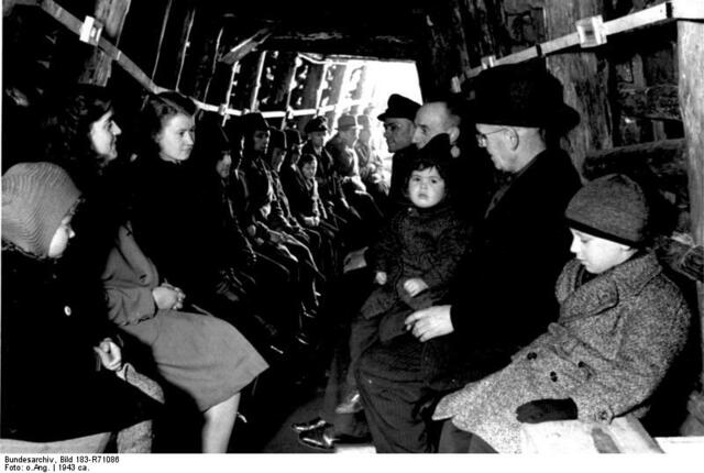 Luftangriffe auf das Ruhrgebiet 1943