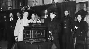 Først kvinlig steming