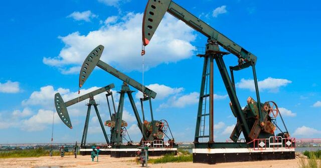 INICIO DE LA EXPLOTACIÓN DE PETRÓLEO