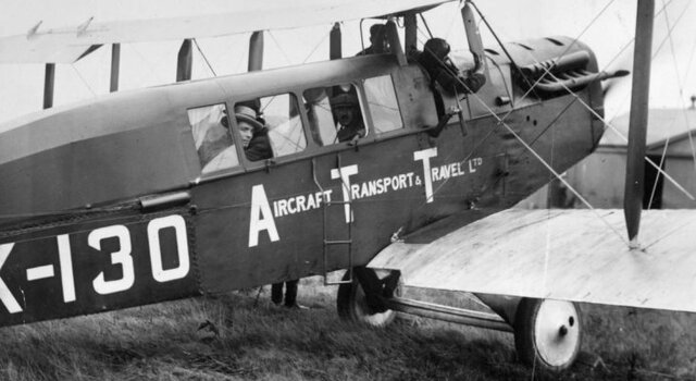 PRIMER DE UN AVION COMERCIAL