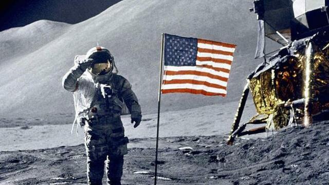 EL HOMBRE PISO LA LUNA