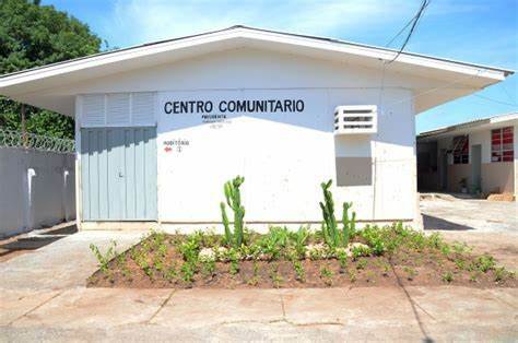 El primer centro comunitario.