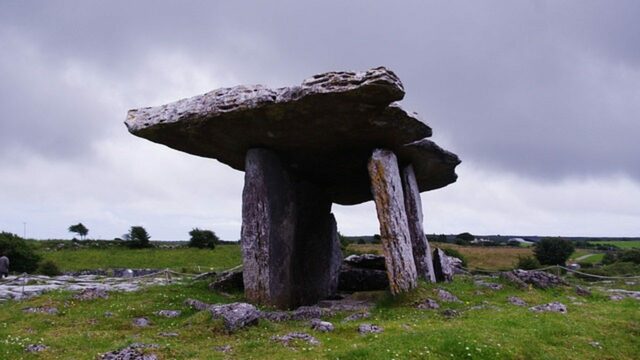 Els primers enterraments