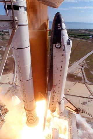 Space Shuttle Columbia crashes