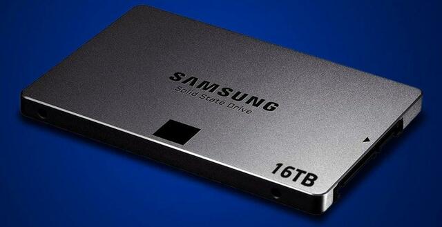 SSD (Solid State Drive) - 2010