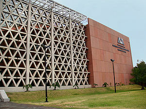 Universidad Autónoma Metropolitana y nuevos institutos tecnológicos.