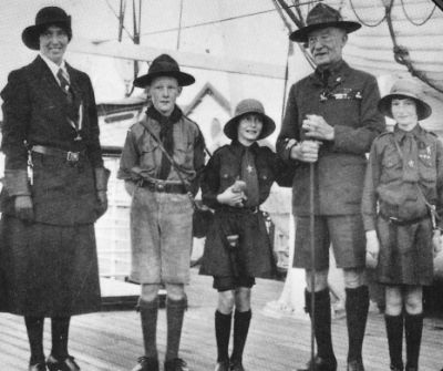 CORONEL ROBERT BADEN-POWELL Y SUS SCOUT