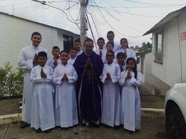 MI PRESENTE PARA ACOLITO