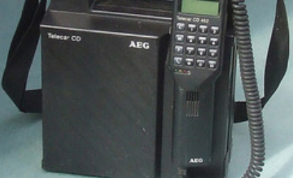 Primer teléfono móvil