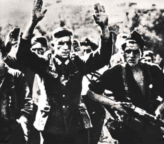 Tyskerne kapitulerer i Danmark, Nederland og det nordvestlige Tyskland