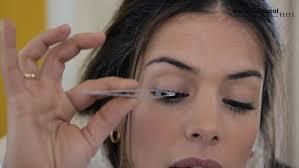 Una conocida me enseñó a poner extensiones de pestañas y después trabajé para ella, también aprendí mucho