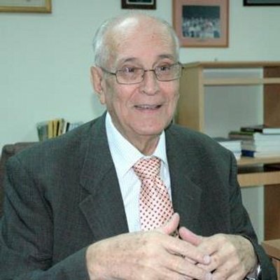 Primer Doctor en Ciencias Económicas y Contador Público y Auditor