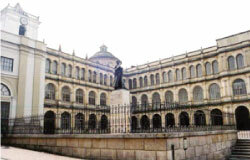 Primeros colegios privados