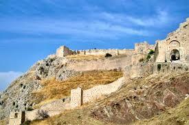 Το φρούριο της Κορίνθου παραδίνεται στον Κολοκοτρώνη.