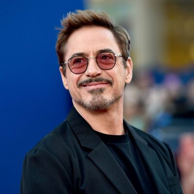 Timeline: Valentina Vargas P. Timeline: Robert Downey Jr.