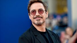 Timeline: Valentina Vargas P. Timeline: Robert Downey Jr.