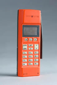 Ericsson lanzó un nuevo modelo mejorado el NMT 900