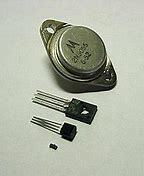 Criação do primeiro transistor de silício.