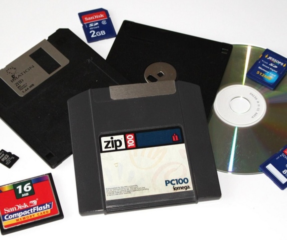 Dispositivos de almacenamiento secundario