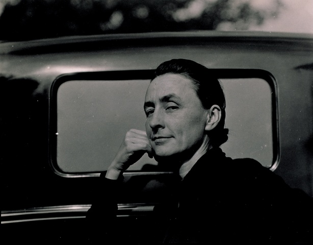 Georgia O'Keeffe (1887-1986). (Esposa de Alfred Stieglitz).