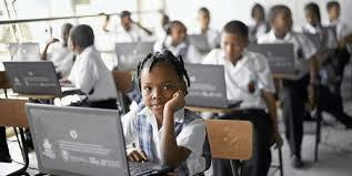 Se toma a computadora como parte integral de los procesos educativos