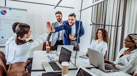 Timeline: Línea del tiempo: Recursos humanos y liderazgo