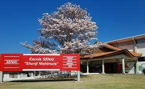 Uma foto da entrada do SENAI de Pompéia