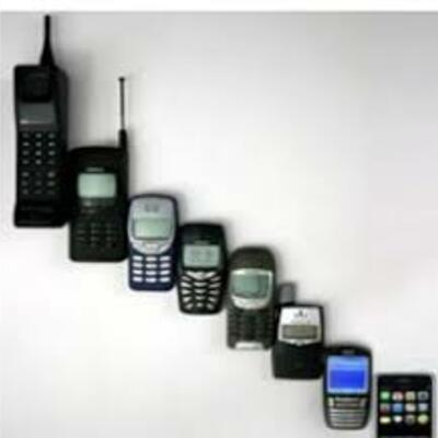 Timeline: Generaciones de la Telefonía Móvil y los Sistemas Operativos Existentes de Plataformas de Desarrollo Móvil.