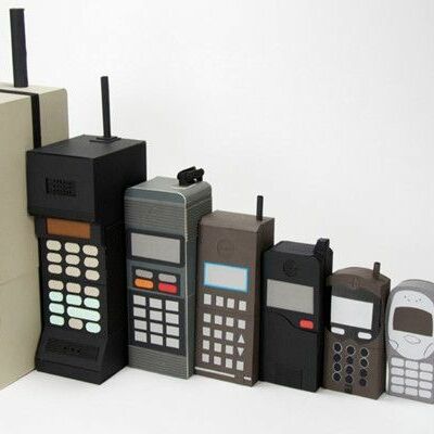 Timeline: LINEA DEL TIEMPO SOBRE EL TELÉFONO