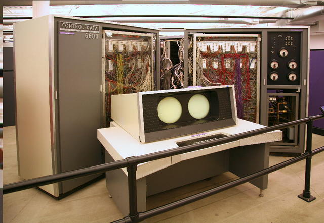 Evento de la tercera generación: CDC 6600