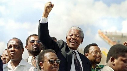 Fin del Apartheid en Sudáfrica.