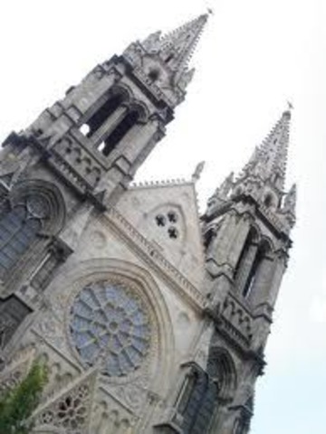 Constituent Assembly decrees expropriation.