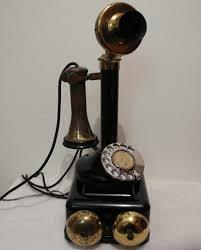 Modelo de la compañía Bell, aun la caja de madera estaba en la pared