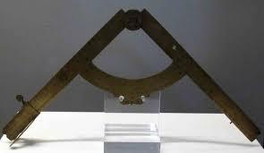 El compas geométrico militar