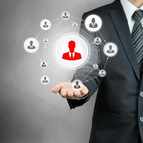 EL SER HUMANO ES EL EJE CENTRAL