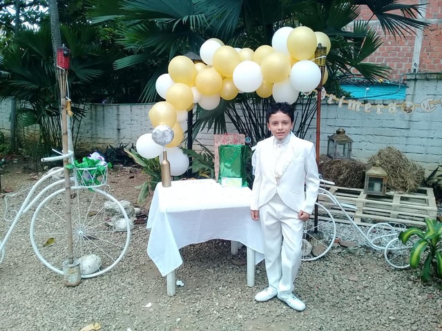 MI PRIMERA COMUNIÓN