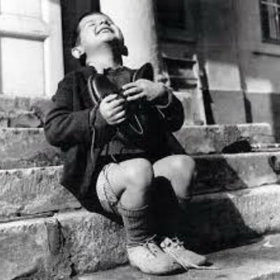 Timeline: CONCEPTOS DE FELICIDAD A LO LARGO DE LA HISTORIA