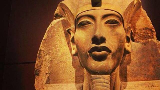 (filosofía egipcia) el faraón Amenhotep IV accedió al trono.