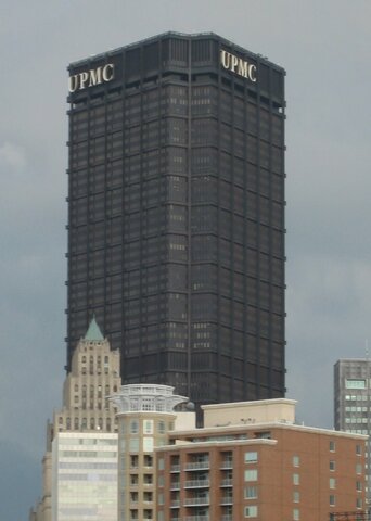 U.S. Steel Tower(Pittsburgh) por Harrison & Abramovitz.