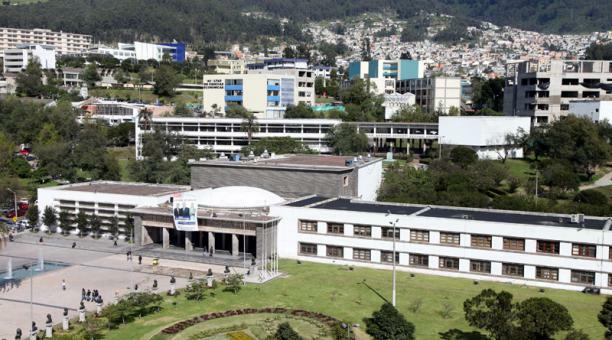 LA UNIVERSIDAD CENTRAL DEL ECUADOR