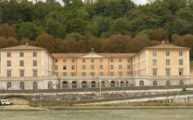 Primer escuela de Veterinaria en el mundo
