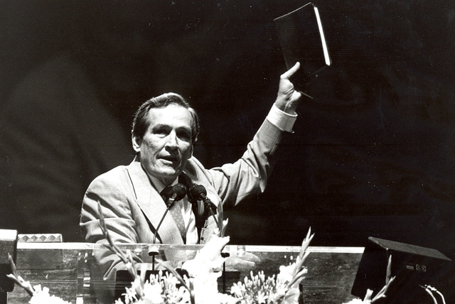 Adrian Rogers elected SBC president to start conservative revolution