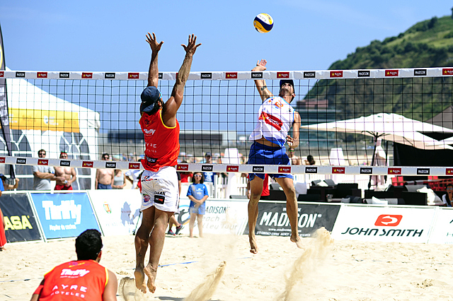 Primer juego en la playa