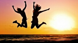 Timeline: Conceptos de la Felicidad a lo Largo del Tiempo