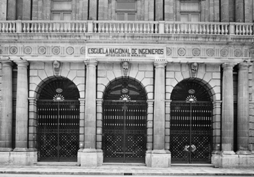 La Facultad de Altos Estudios de la Universidad Nacional de México se convierte en la Facultad de Filosofía
