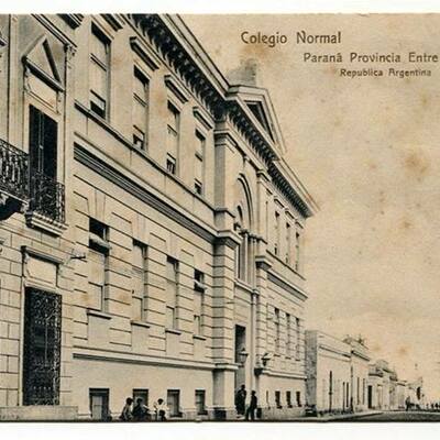 Timeline: Discusiones preliminares sobre el jardín de infantes. El debate fundante.