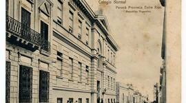 Timeline: Discusiones preliminares sobre el jardín de infantes. El debate fundante.