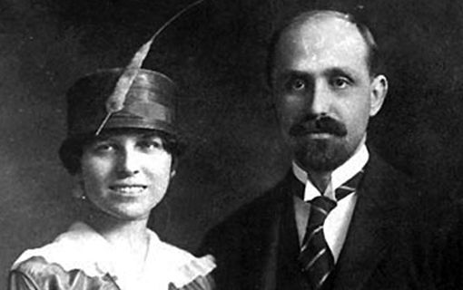 He met Zenobia Camprubí