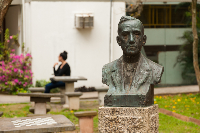 Monumento Roberto Mange